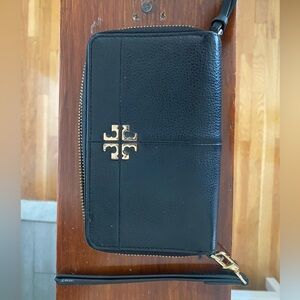Tory Burch 9 pocket wristlet